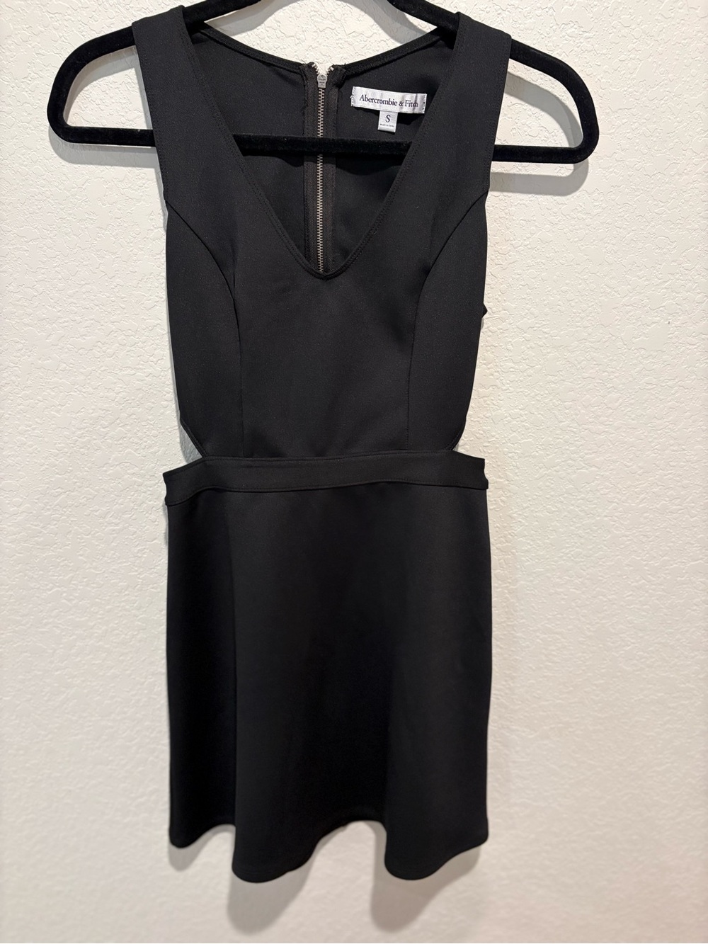 Abercrombie & Fitch Black Sleeveless Fit-and-Flare Dress, Size Small